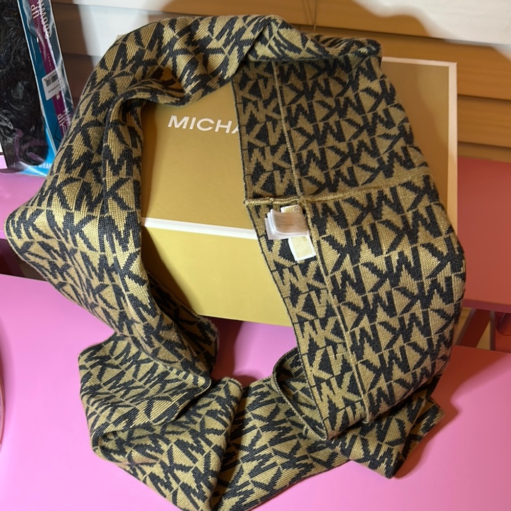 Michael Kors Tan and Black Logo Scarf - Picture 3 of 3